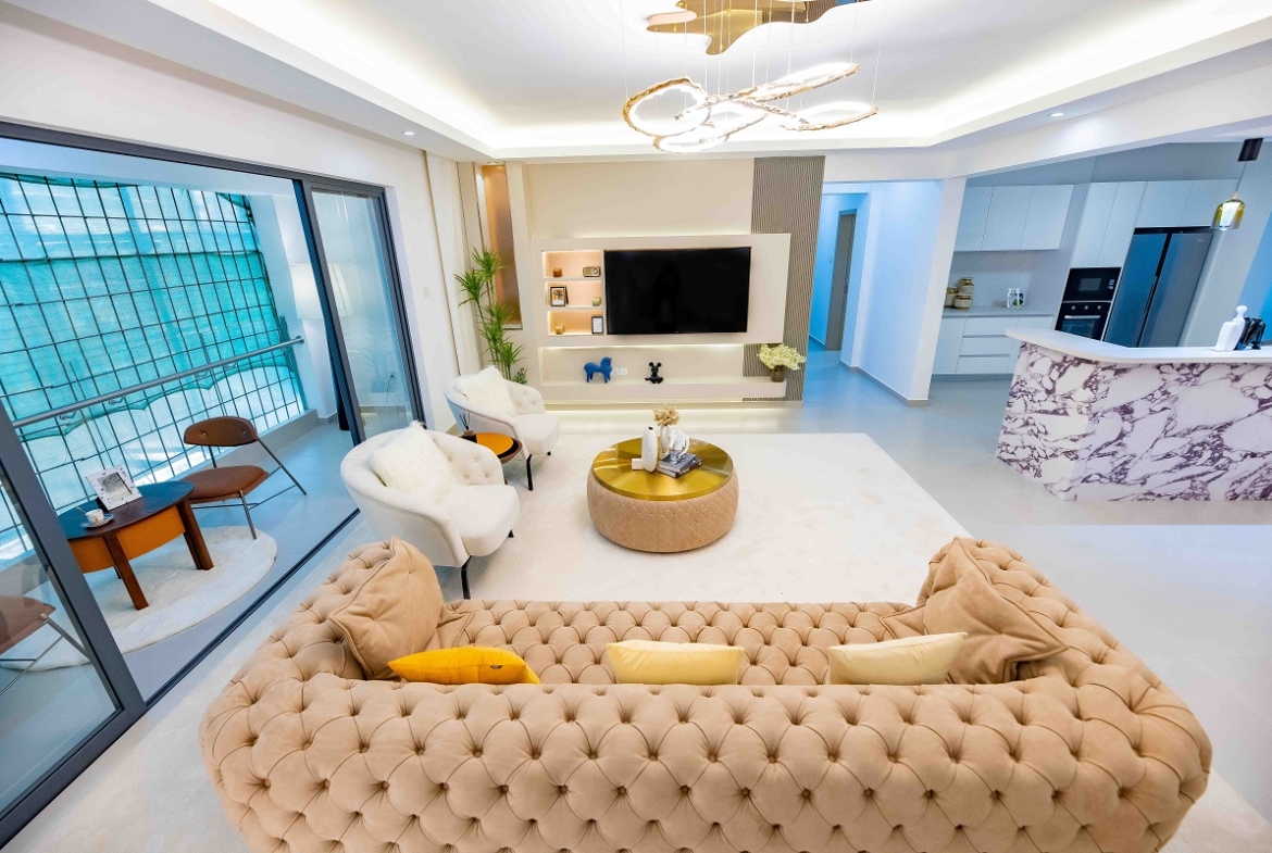 Elegant 3 Bedroom Apartment with DSQ – Royal Legend