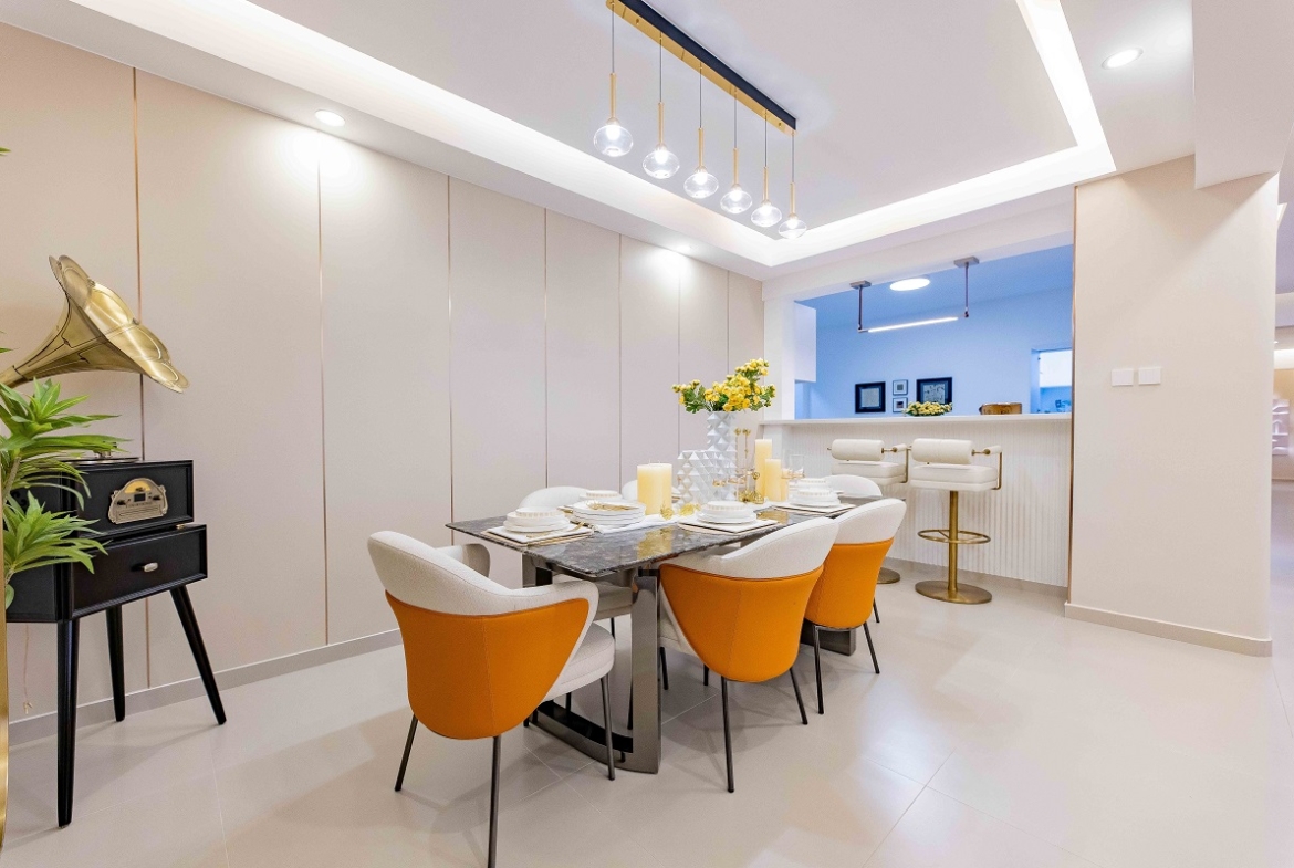 4-bedroom apartment with DSQ for sale at Royal Legend