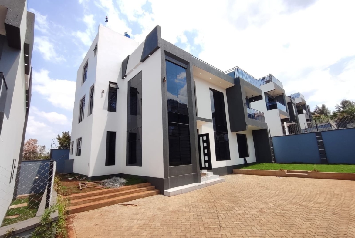 4-bedroom flat roof maisonette