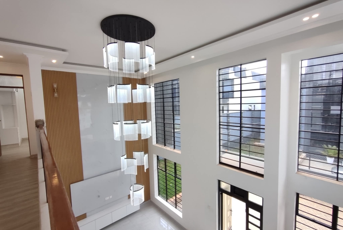 4-bedroom flat roof maisonette