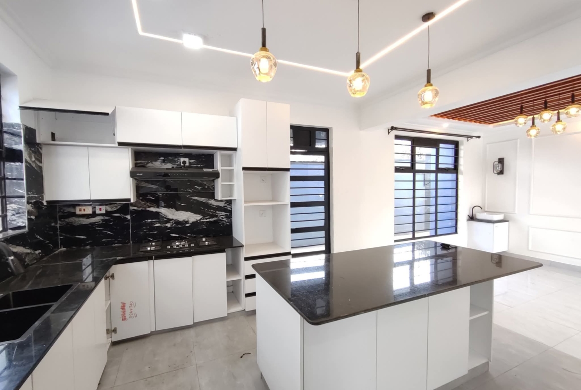 4-bedroom flat roof maisonette