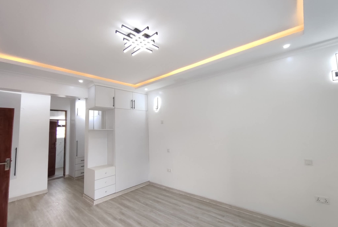 4-bedroom flat roof maisonette
