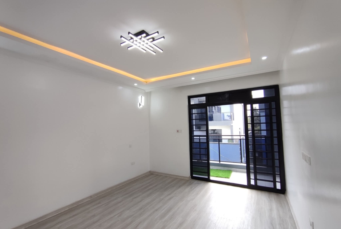 4-bedroom flat roof maisonette