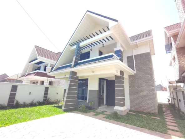 Ruiru 4 Bedroom Maisonette for Sale with DSQ