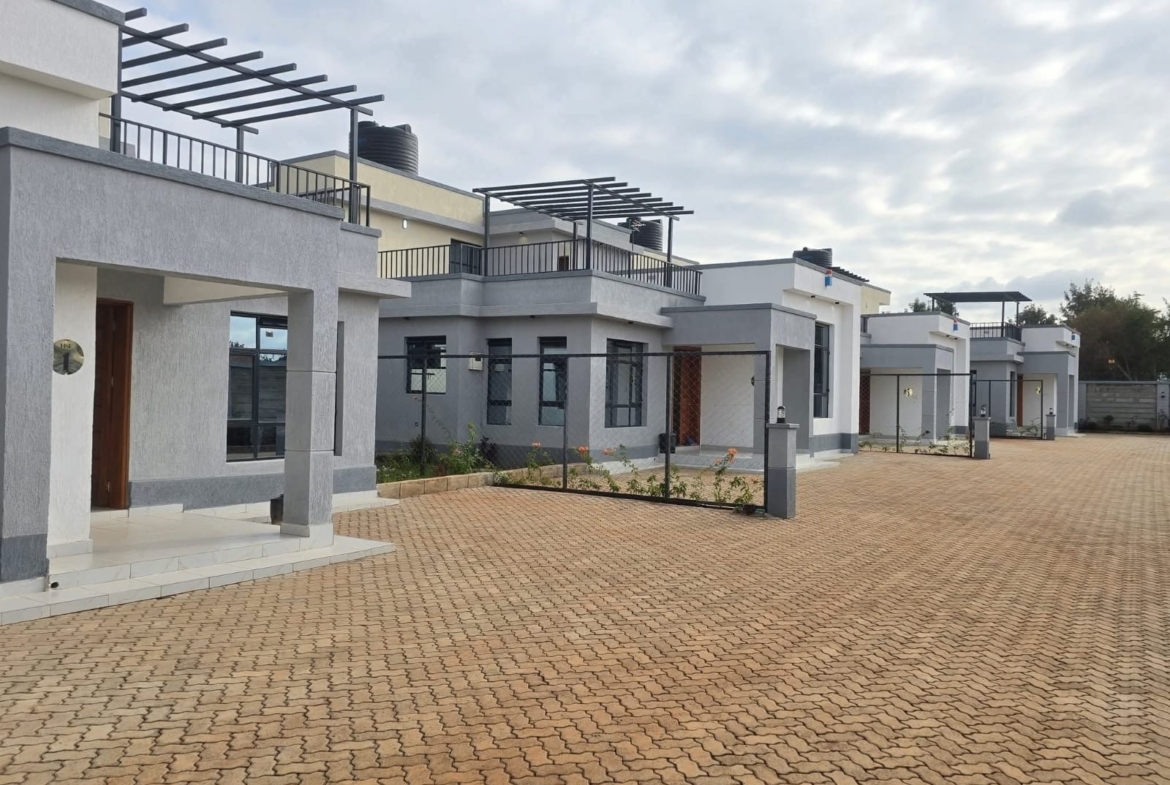 4 Bedroom All EnSuite Maisonette plis DSQ Ruiru
