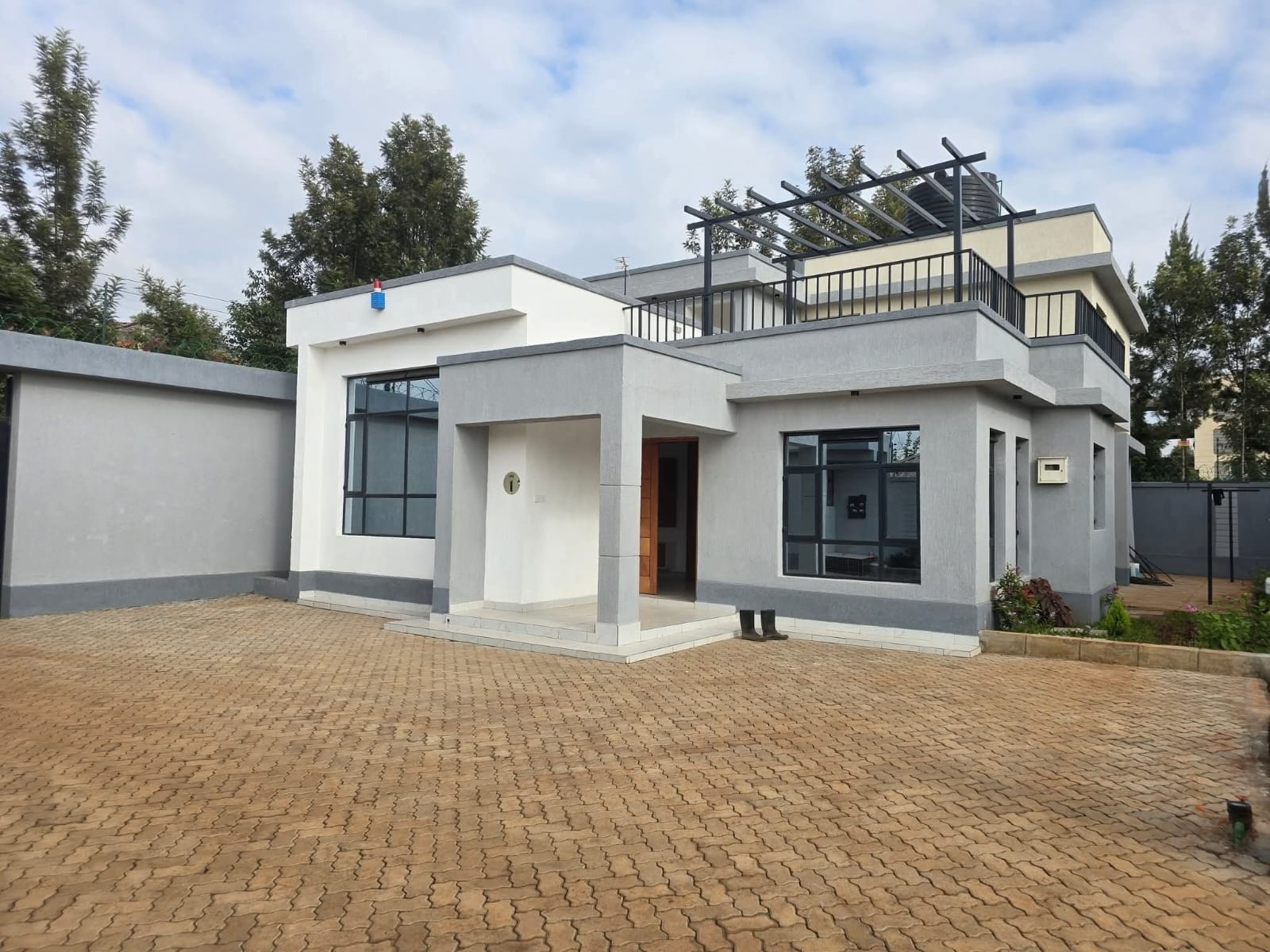 4 Bedroom All EnSuite Maisonette plis DSQ Ruiru
