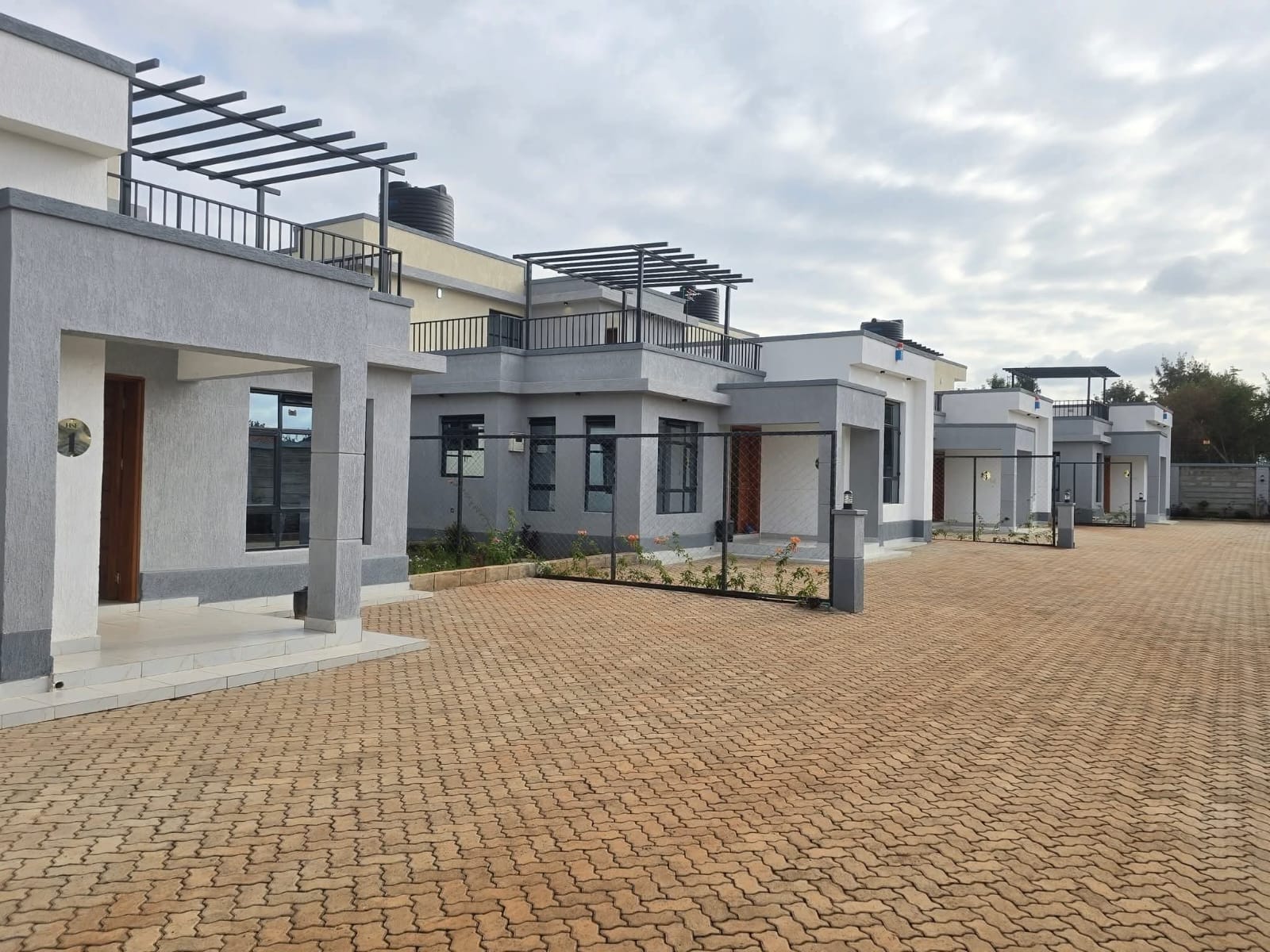 4 Bedroom All EnSuite Maisonette plis DSQ Ruiru