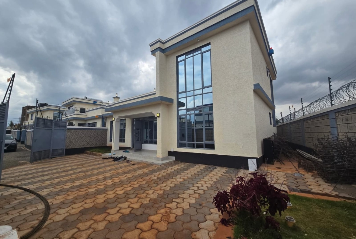 3 Bedroom All EnSuite Bungalow + DSQ in Ruiru