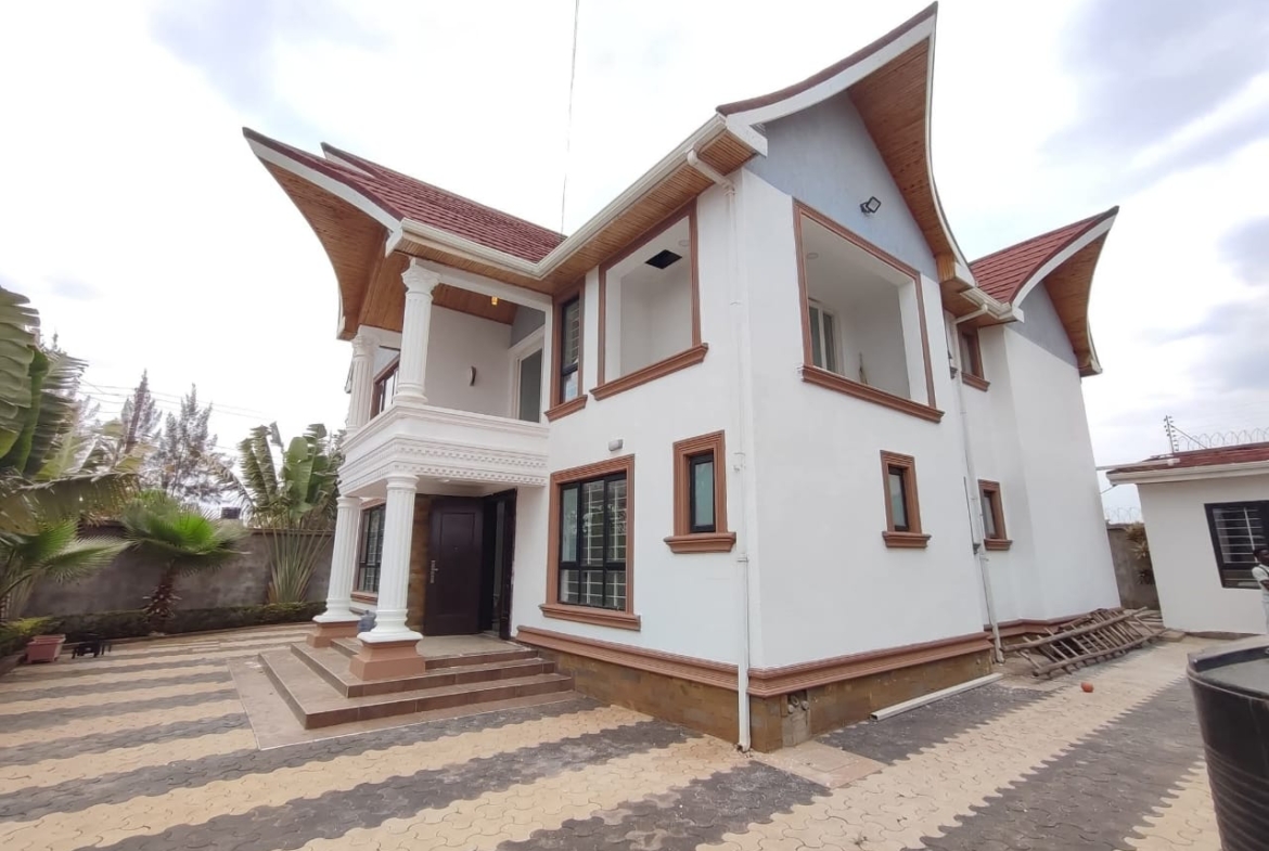 5 Bedroom House For Sale in Kamakis, Ruiru