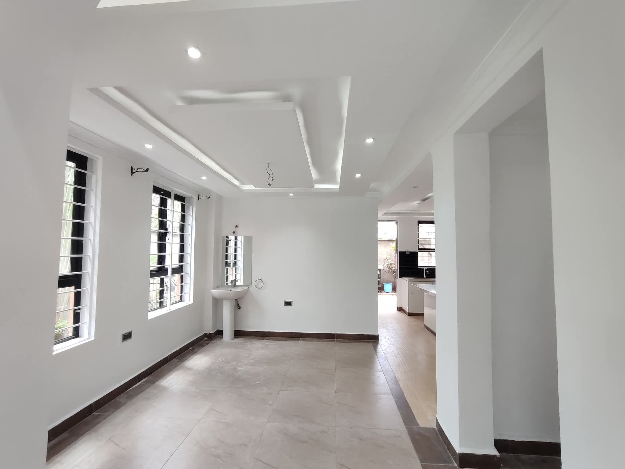 5 Bedroom House For Sale in Kamakis, Ruiru
