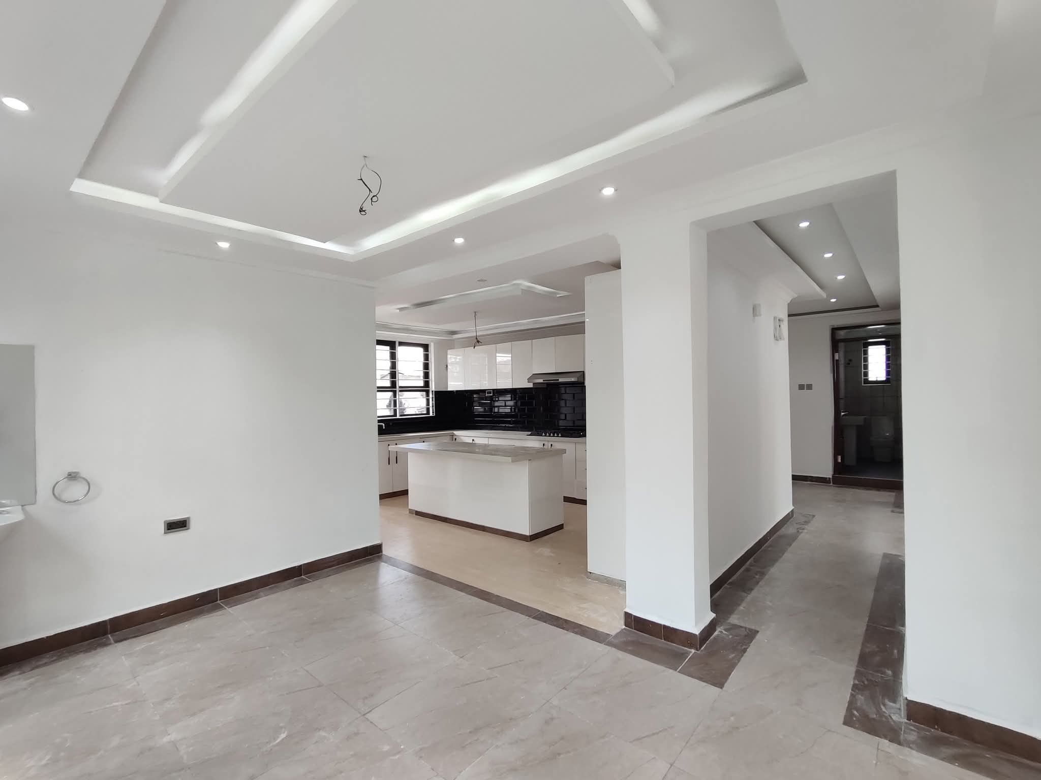 5 Bedroom House For Sale in Kamakis, Ruiru