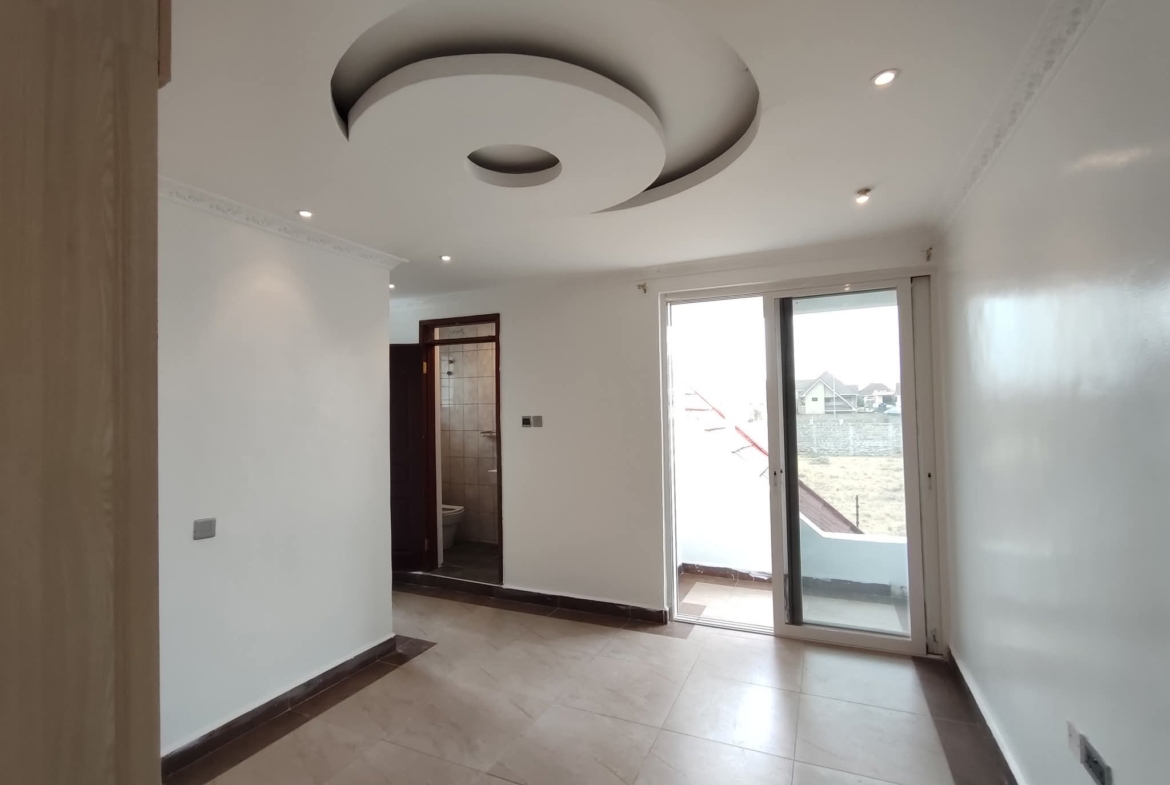 5 Bedroom House For Sale in Kamakis, Ruiru