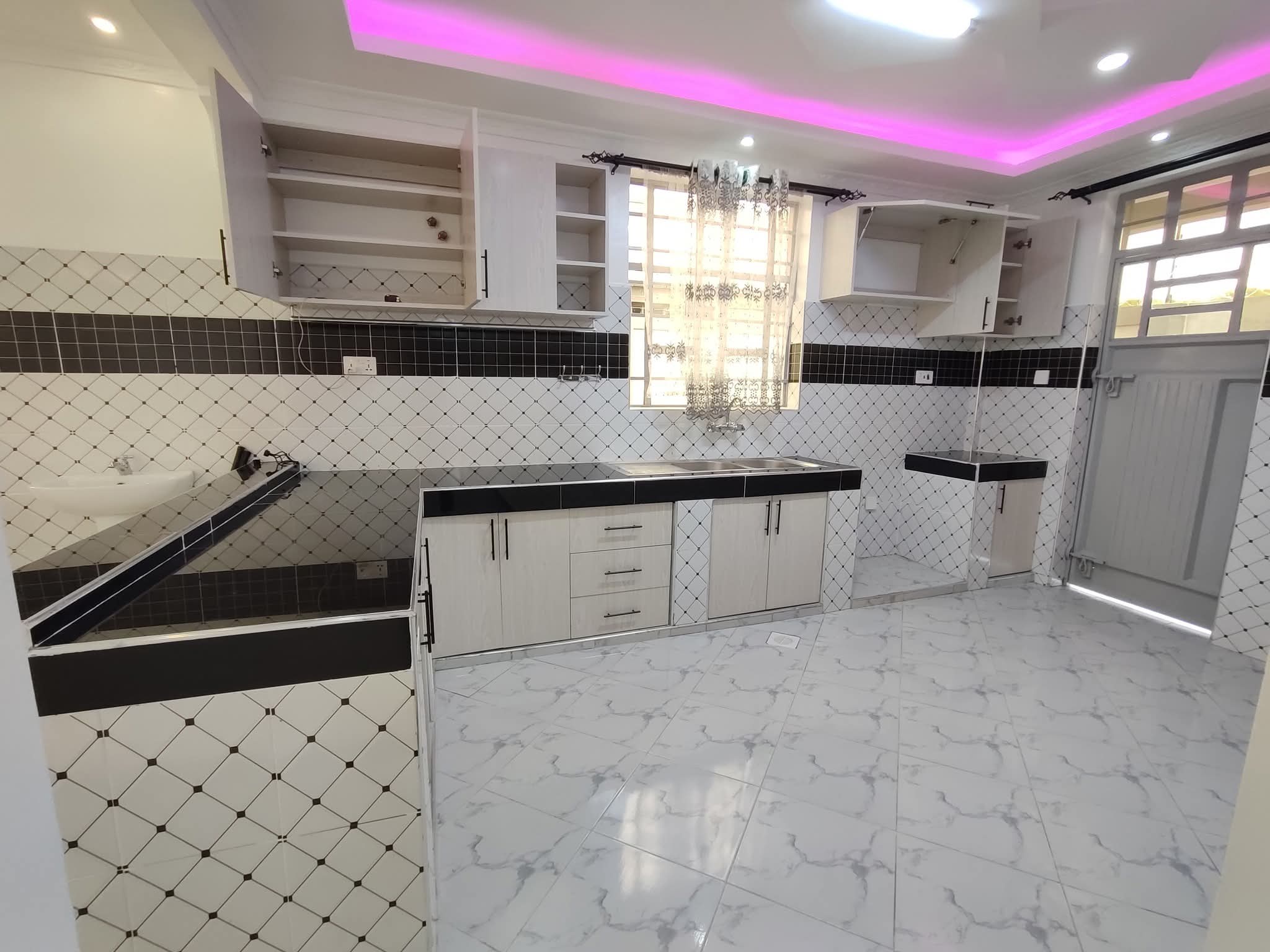 3 Bedroom Bungalow For Sale in Juja