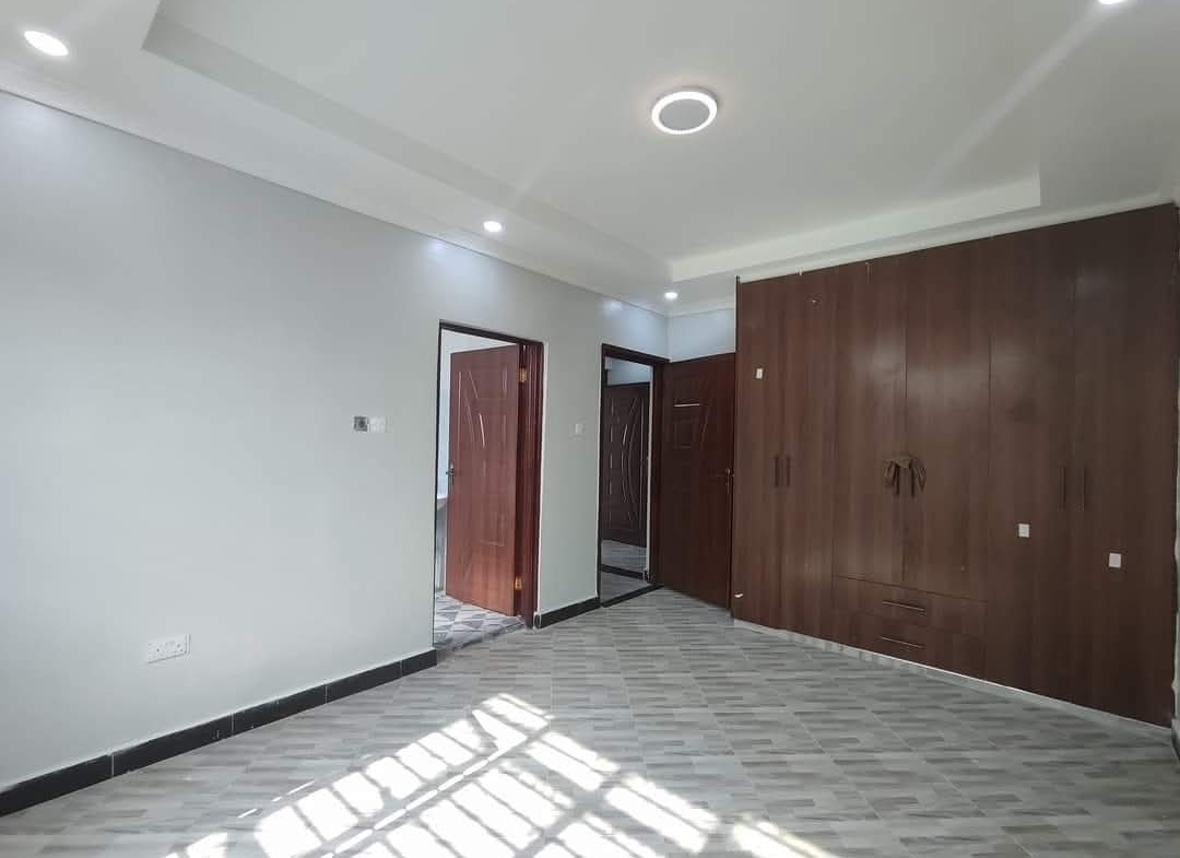 3-Bedroom All-Ensuite Flat-Roof Bungalow + DSQ for Sale in Ruiru Mugutha – KSh 12.5M