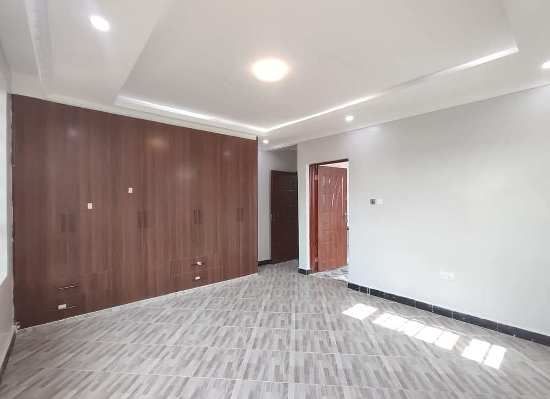 3-Bedroom All-Ensuite Flat-Roof Bungalow + DSQ for Sale in Ruiru Mugutha – KSh 12.5M