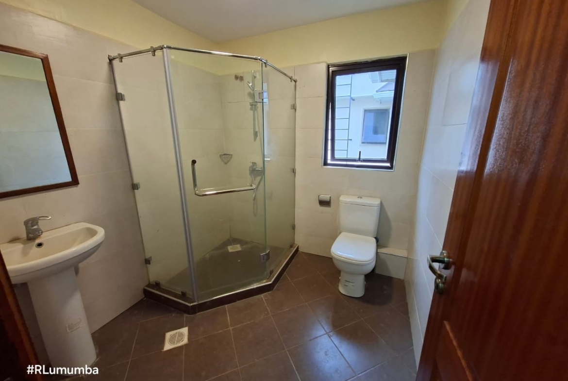 5-Bedroom All-Ensuite Maisonette with Basement and Attic Room for Sale in Syokimau – KSh 25,000,000