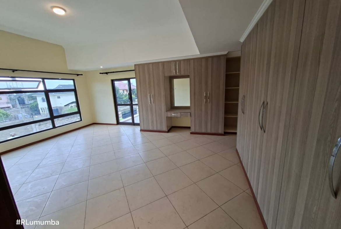 5-Bedroom All-Ensuite Maisonette with Basement and Attic Room for Sale in Syokimau – KSh 25,000,000