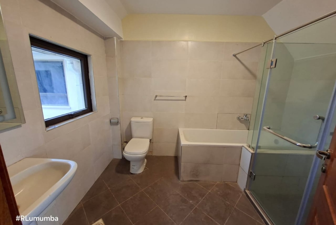 5-Bedroom All-Ensuite Maisonette with Basement and Attic Room for Sale in Syokimau – KSh 25,000,000