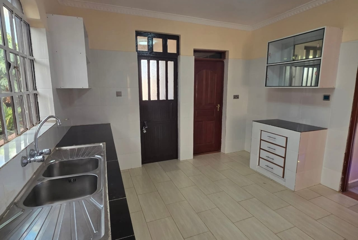 4-Bedroom All-En-suite Maisonette for Sale in Thika Green Golf Estate – KSh 25,000,000