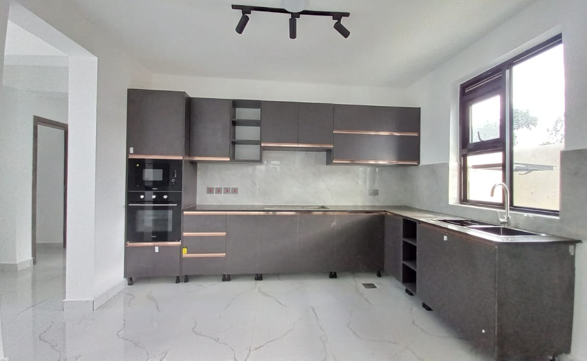 5 bedroom all-ensuite maisonette in Ruiru