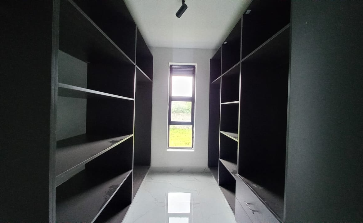 5 bedroom all-ensuite maisonette in Ruiru