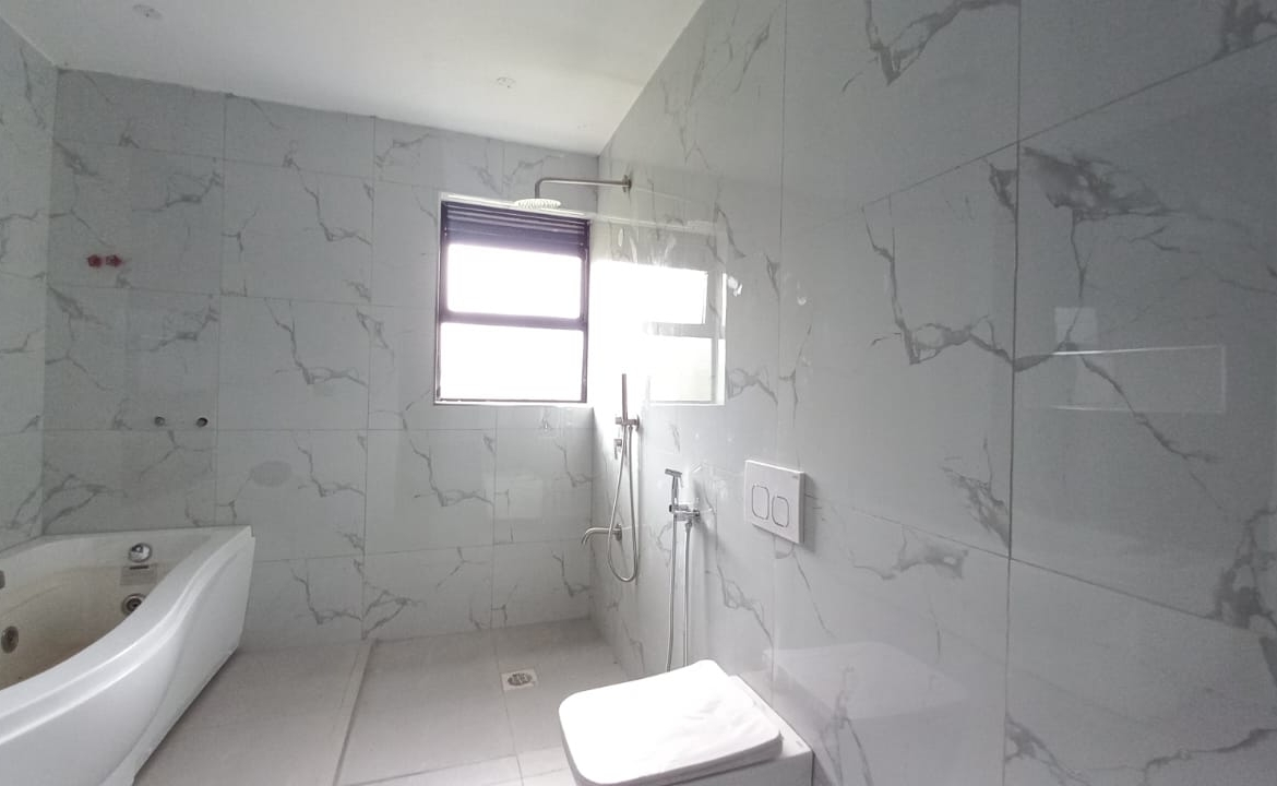 5 bedroom all-ensuite maisonette in Ruiru